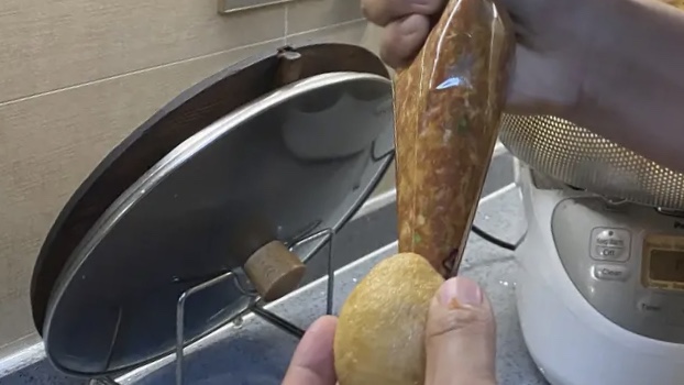 用裱花袋做面筋,面筋塞肉用啥肉