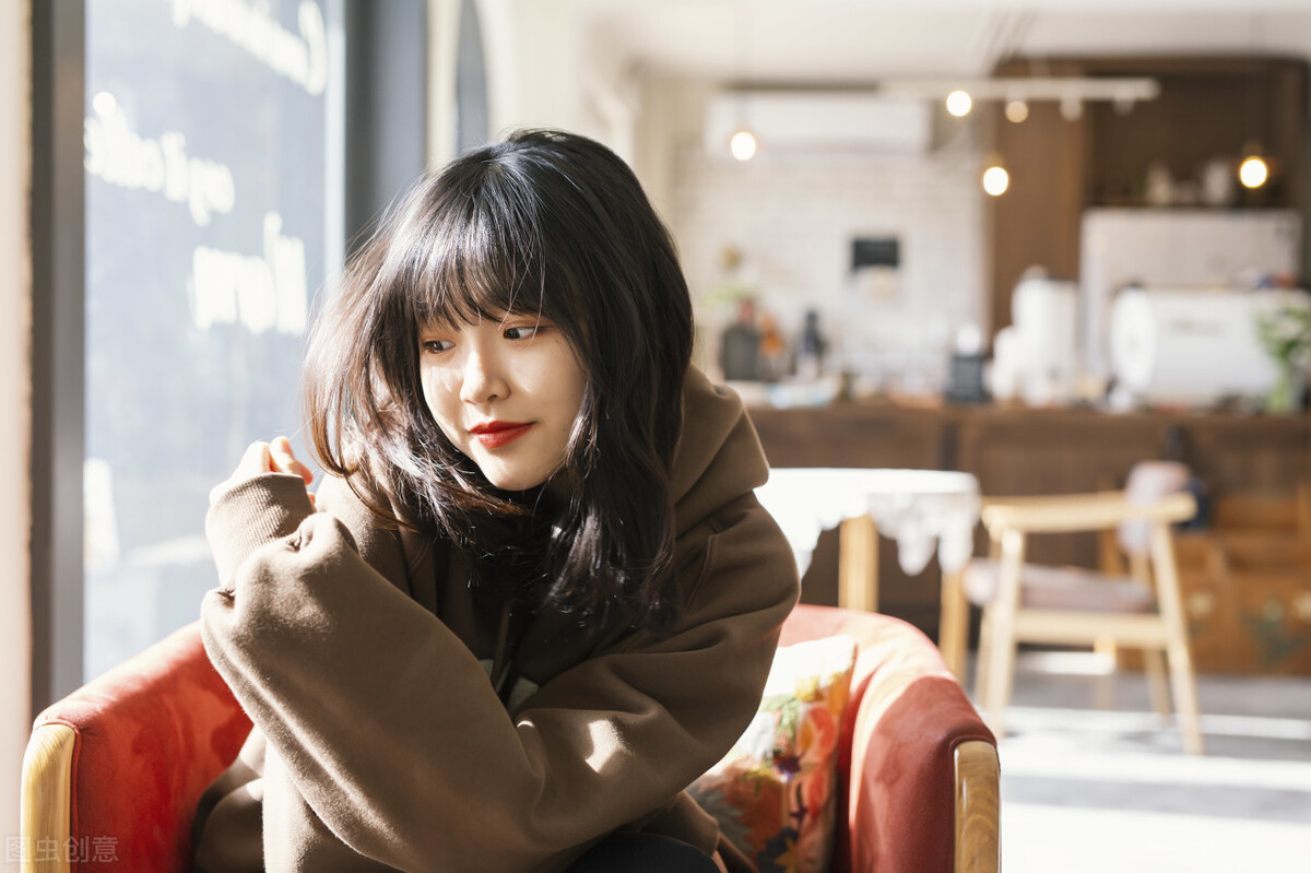 女孩子自爱要“三紧”，方能幸福到永远