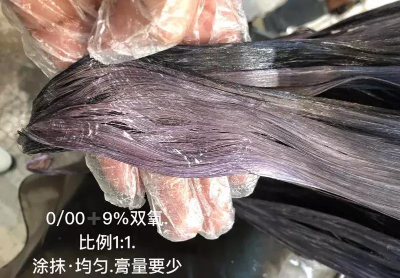 发型师,给你3000块钱,帮我的头发改个颜色!