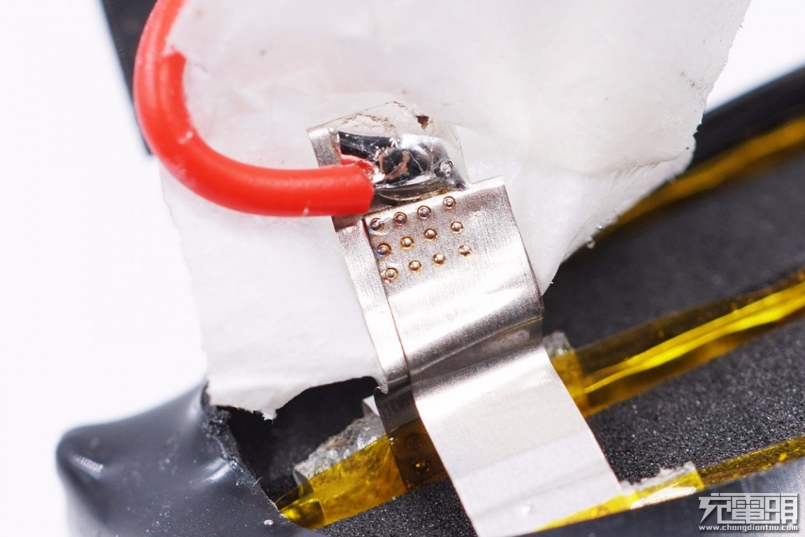 拆解aigo充电宝,aigo2000充电宝拆解