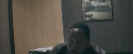 风骚律师秒变JohnWick，这部限制级动作片，不止连环暴头那么简单