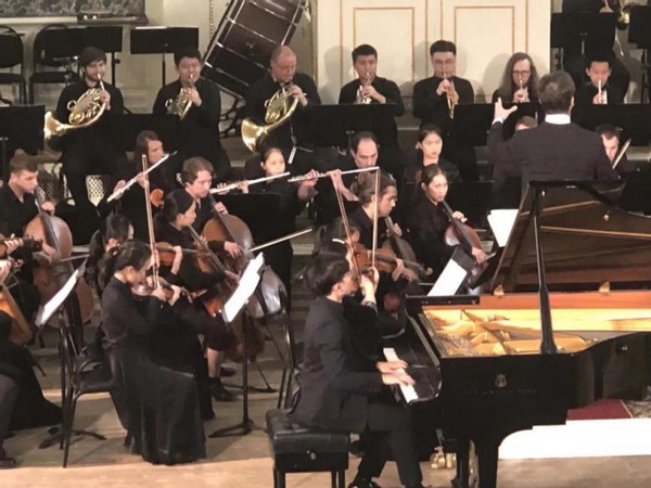 5岁学钢琴一年,5岁学琴几年考10级