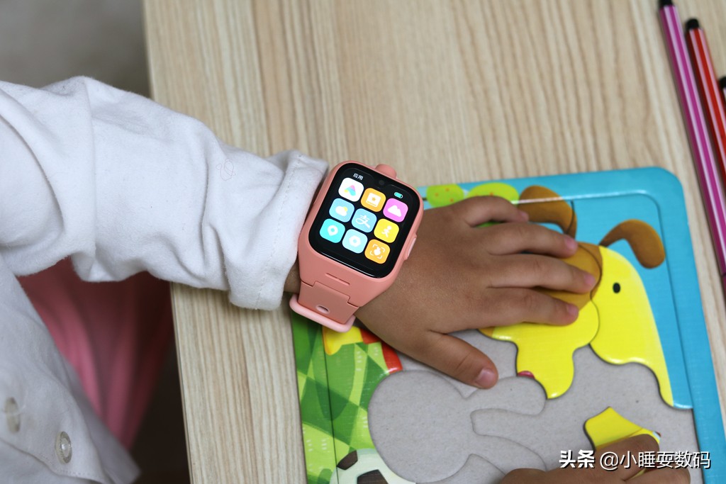 小米推出米兔儿童学习手表4,功能强大到没朋友,899元值得买吗?