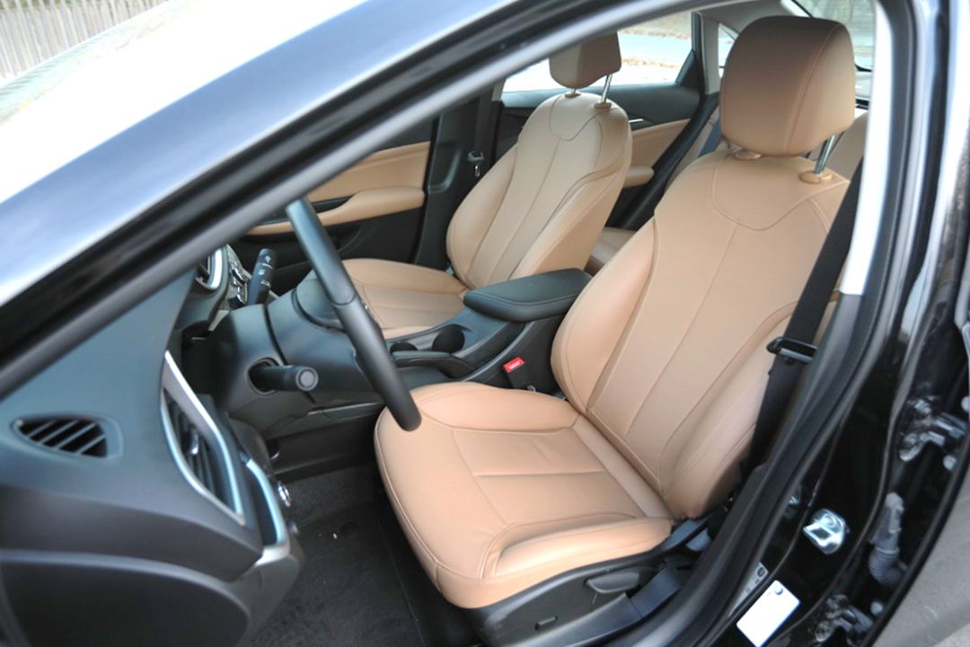 英朗2019款18t自动互联精英音响,2019款英朗18t自动互联旗舰型