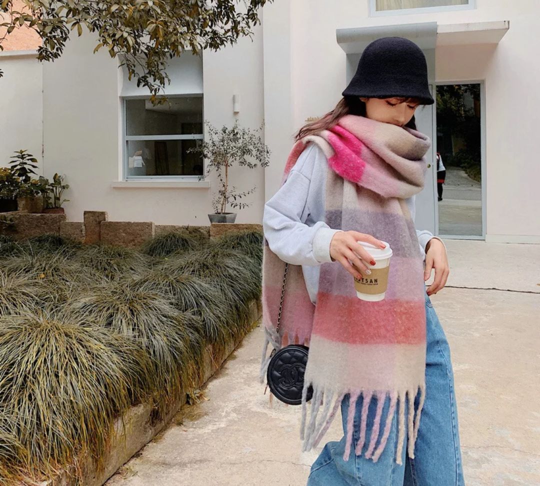 围巾女冬季百搭彩虹格子,冬季高级感彩虹围巾