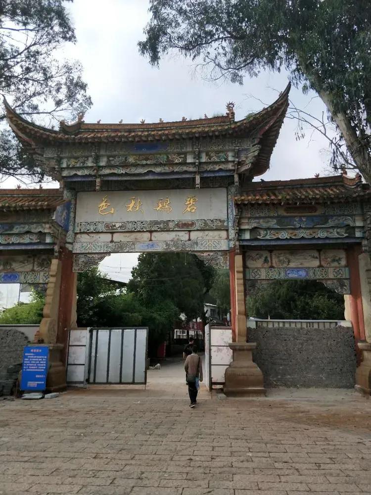 昆明西山龙门景区滇中第一佳境,昆明西山植被茂密负氧离子丰富