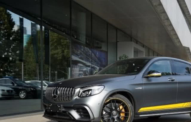 保罗回忆首次领到工资:买了只表都看不清几点,因为上面全是钻石