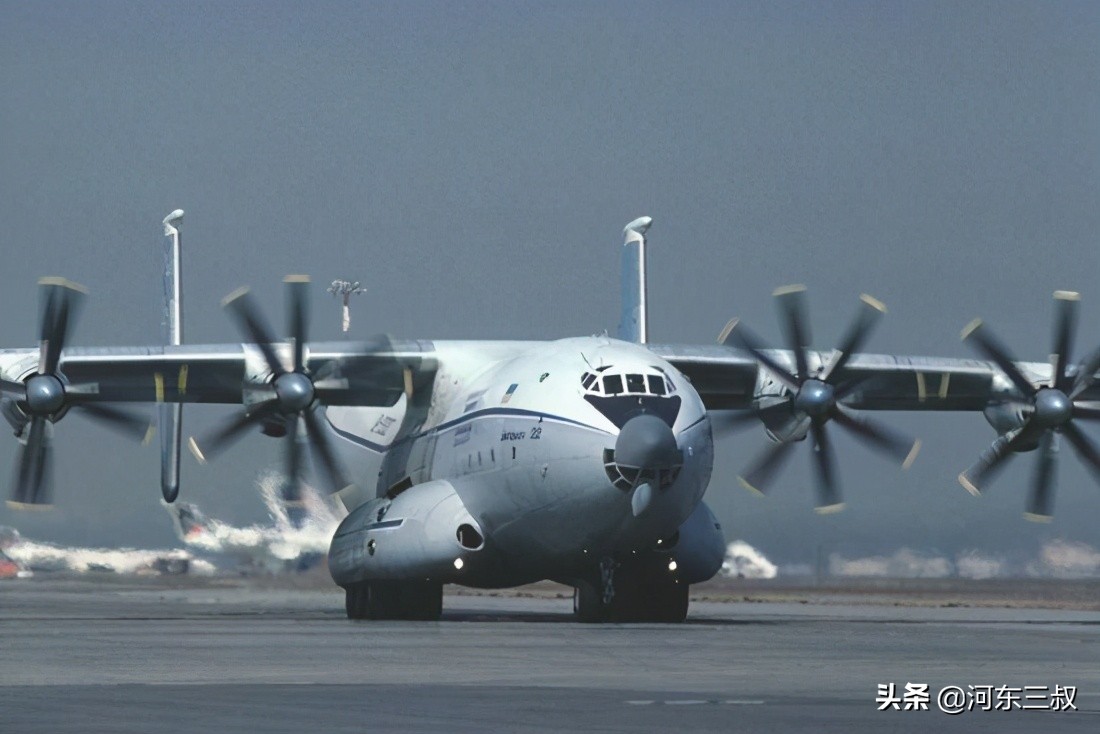 苏联黑科技之安-22，螺旋桨中的王者，甚至还有核动力改型