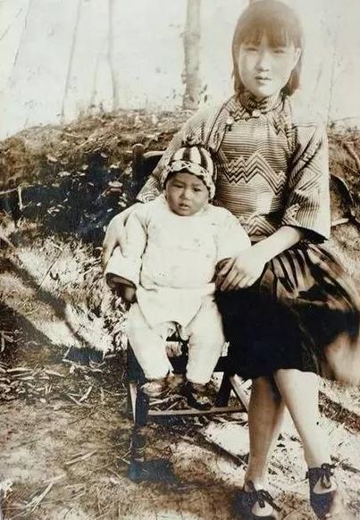 《丰乳肥臀》:鲁璇儿水性杨花,女儿们自由恋爱,结局却殊途同归