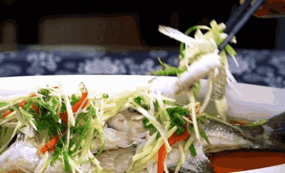 在家做鱼，但是鱼腥味很难去掉，加一点点柠檬，鱼肉不腥也鲜美