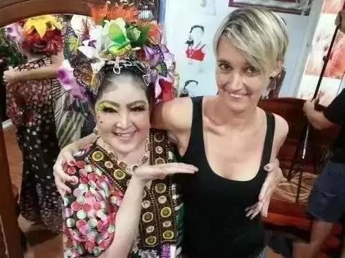 泰国女孩沉迷挨揍，揍得越狠越漂亮