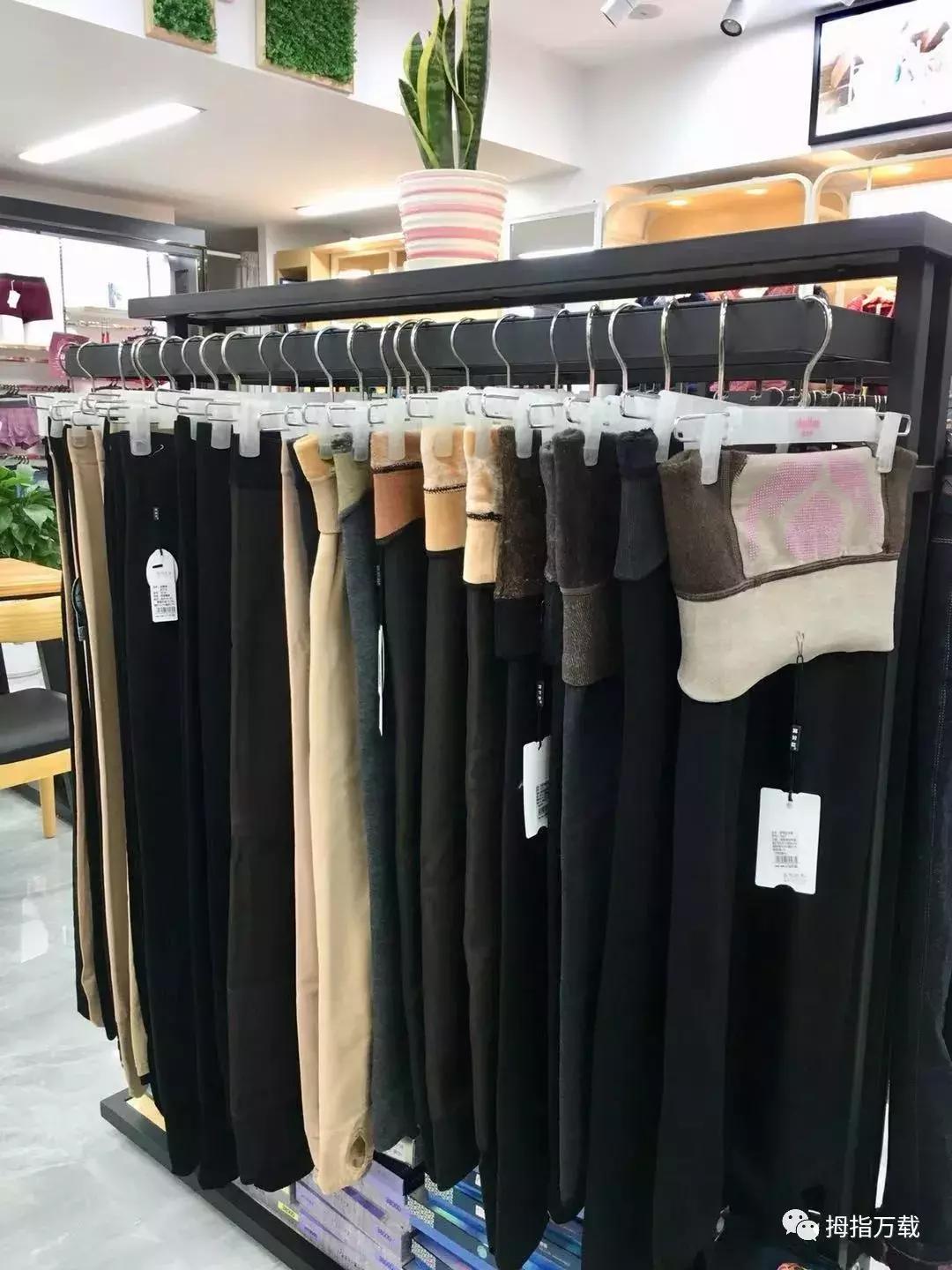 15年的老店搬迁了？万载有谁认识这位美女姐姐吗？她在这里……