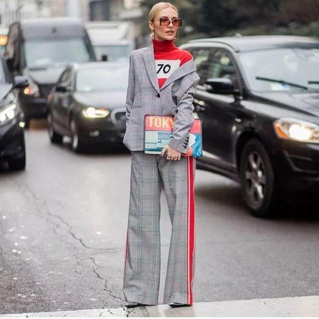 格纹西装怎么搭配才能穿出时尚感,复古格纹西装怎么搭配