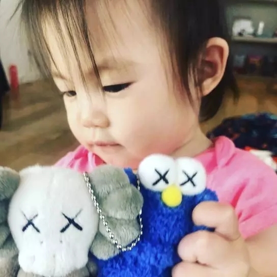 王诗龄戴的珠宝,王诗龄戴卡地亚手镯多少钱