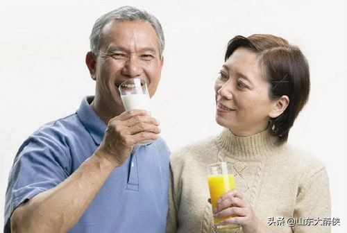 老年人补钙打钙针好还是吃药好,钙对老年人的作用和功效