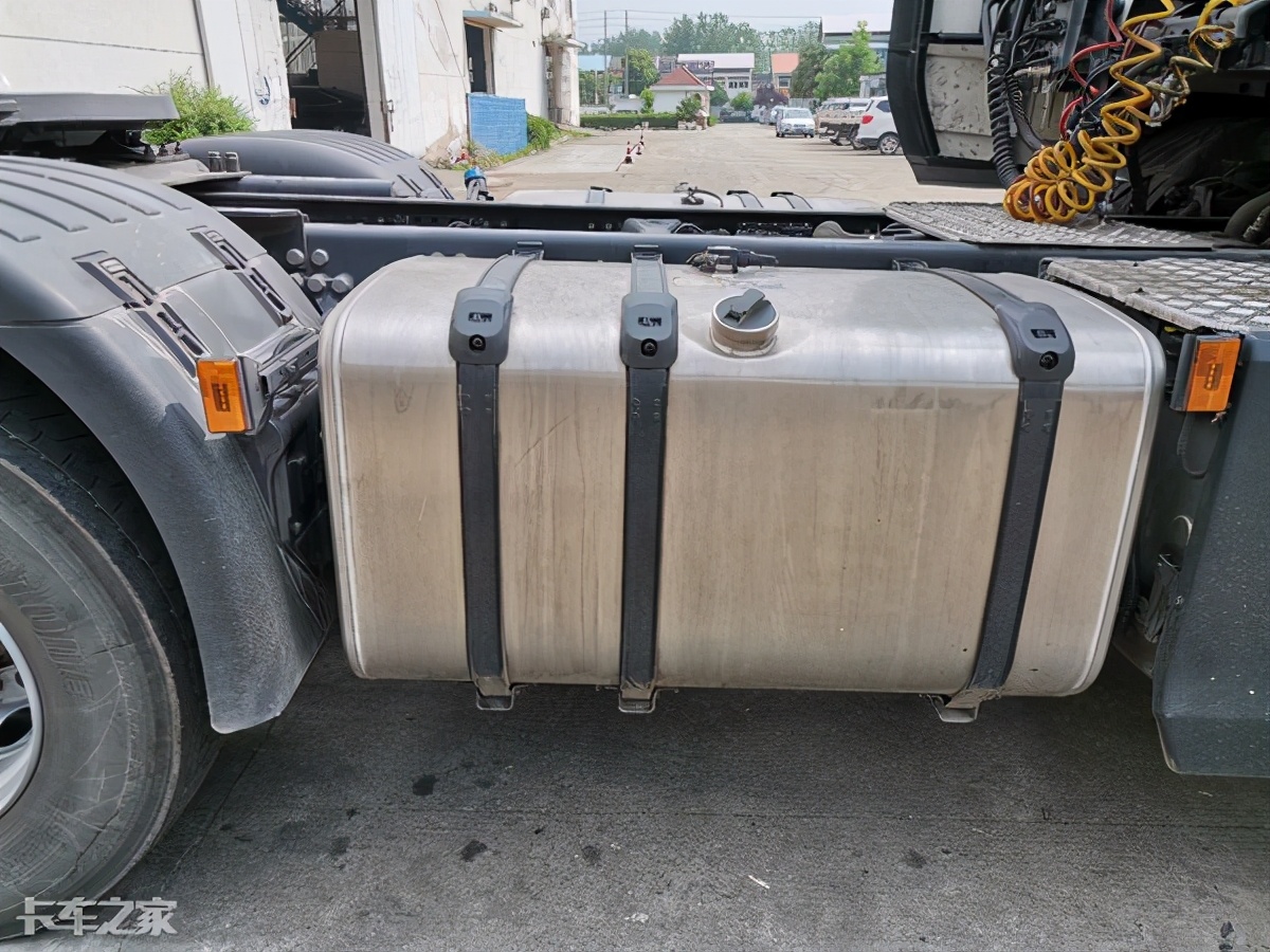 斯堪尼亚国六二手车多少钱,二手斯堪尼亚牵引车什么价格