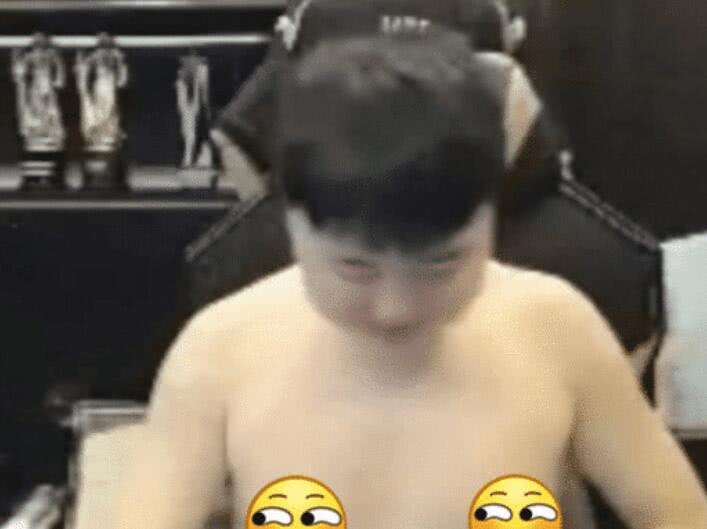 性感Uzi在线脱衣，却被超管警告，网友：这胖子好白呀