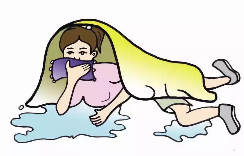 高楼失火到底往上跑还是往下跑,高楼失火往哪跑