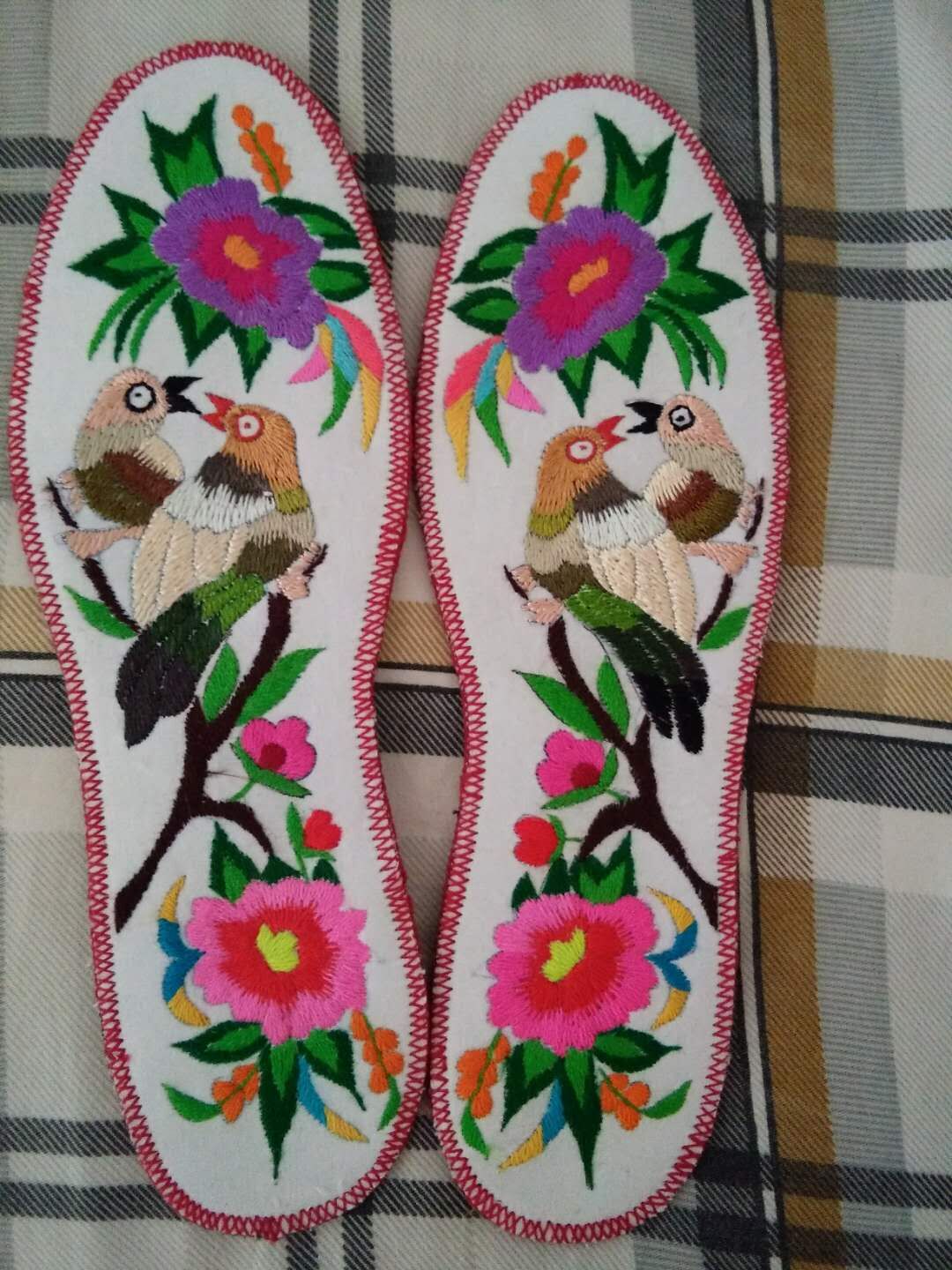 指尖上的艺术——纳鞋垫