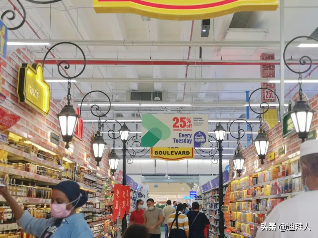 迪拜的物价多少钱一平方,迪拜顶级商场购物实拍