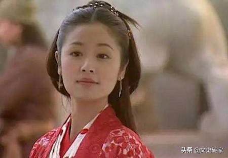 准皇后出身微贱皇帝替她向重臣攀亲，重臣婉言谢绝，结果很快被贬