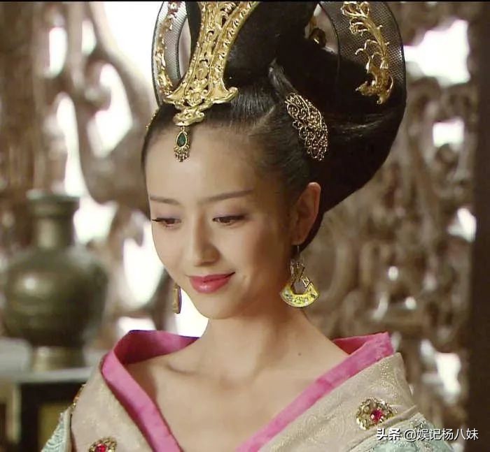 被陈思诚烫伤,帮老公辟谣绯闻,佟丽娅在这段婚姻里爱得很卑微