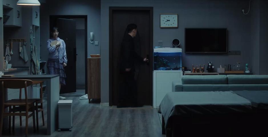 电影门锁聚焦独居女性安全问题,类似门锁的韩国独居悬疑电影