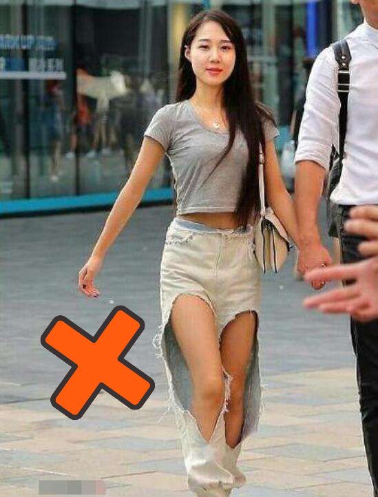 潮酷直筒牛仔裤怎么搭配,秋冬季节破洞牛仔裤怎么搭配