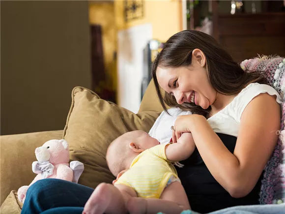 催乳师通奶后还是涨奶,产后涨奶通乳