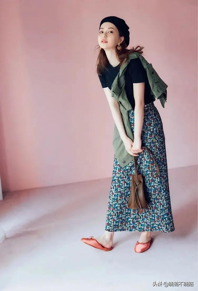 40-50岁减龄高级配色穿搭,永不过时黑白灰经典穿搭配色