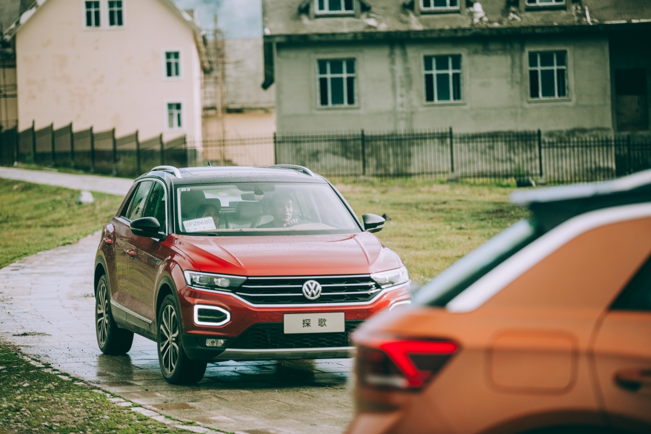 这台suv诚意满满,这款德系车只卖6万元却非常耐造