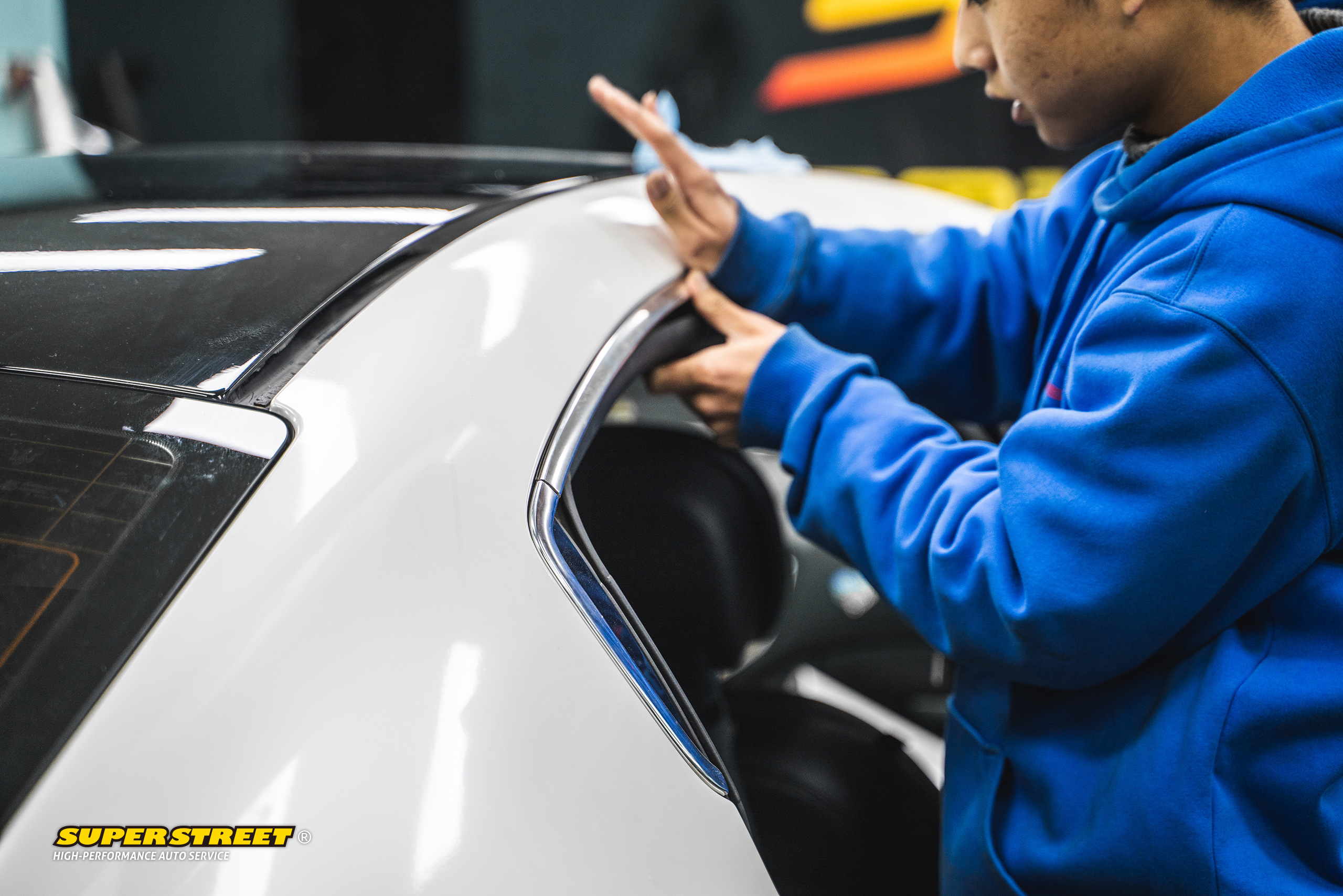 玛莎拉蒂吉博力汽车贴膜改色,superstreet改装