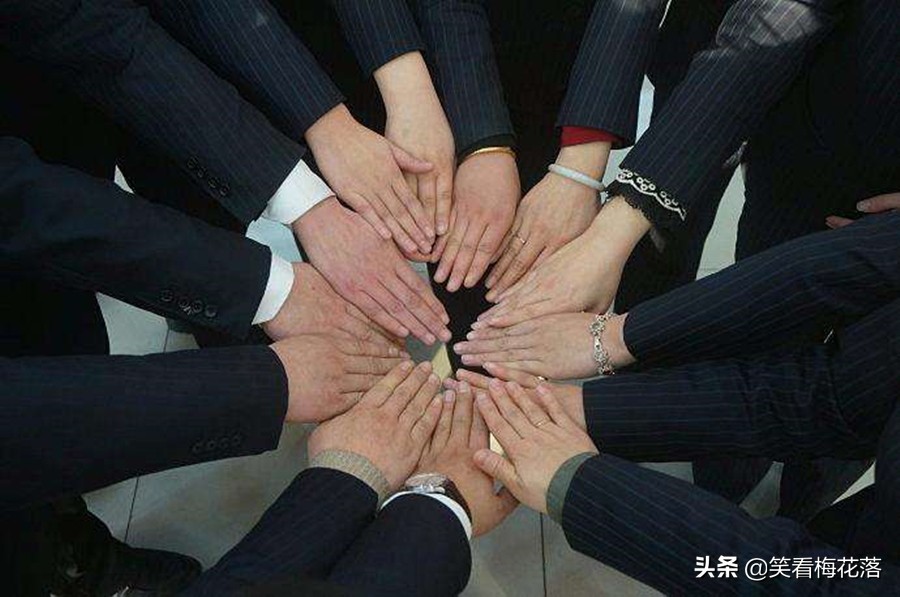 人穷不是因为没有钱而是没有智慧,真正的穷不是没钱而是没有时间