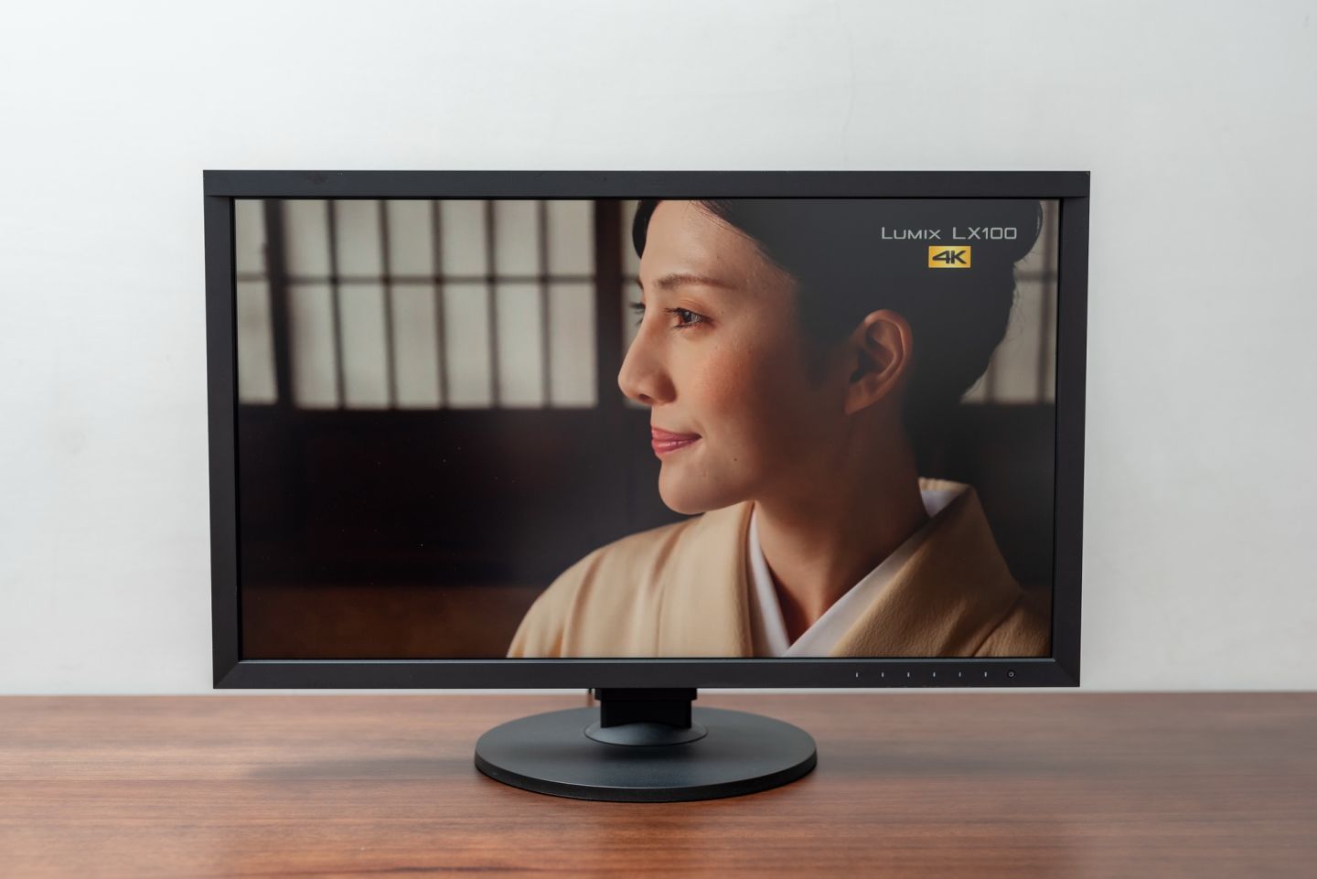 艺卓cs2740显示器亮度设置为多少,艺卓入门级2460显示器值得买吗