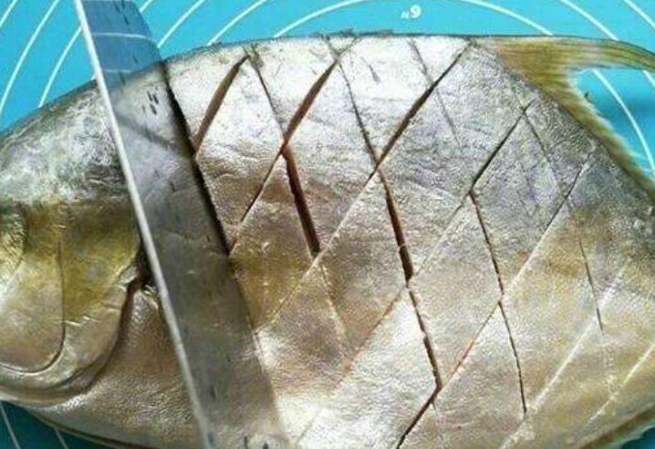 自己做的鱼为什么一股腥味,自己做的鱼没盐味怎么办