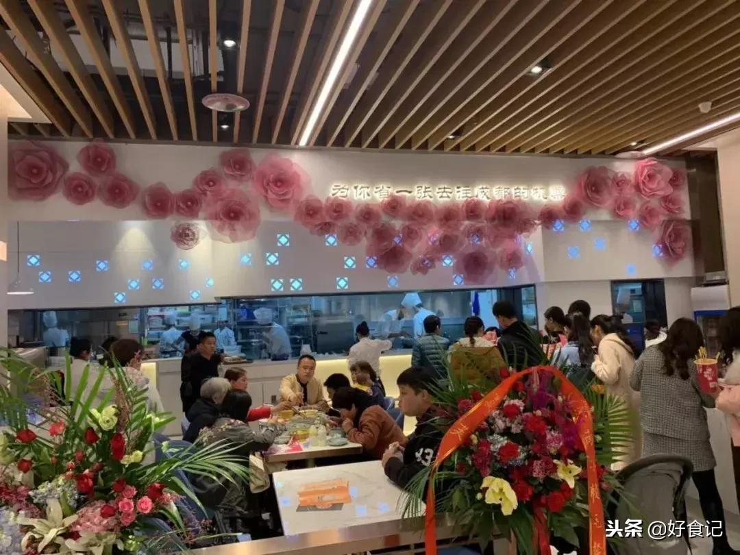 郑州商场购物中心推荐美食,郑州比较厉害的商场