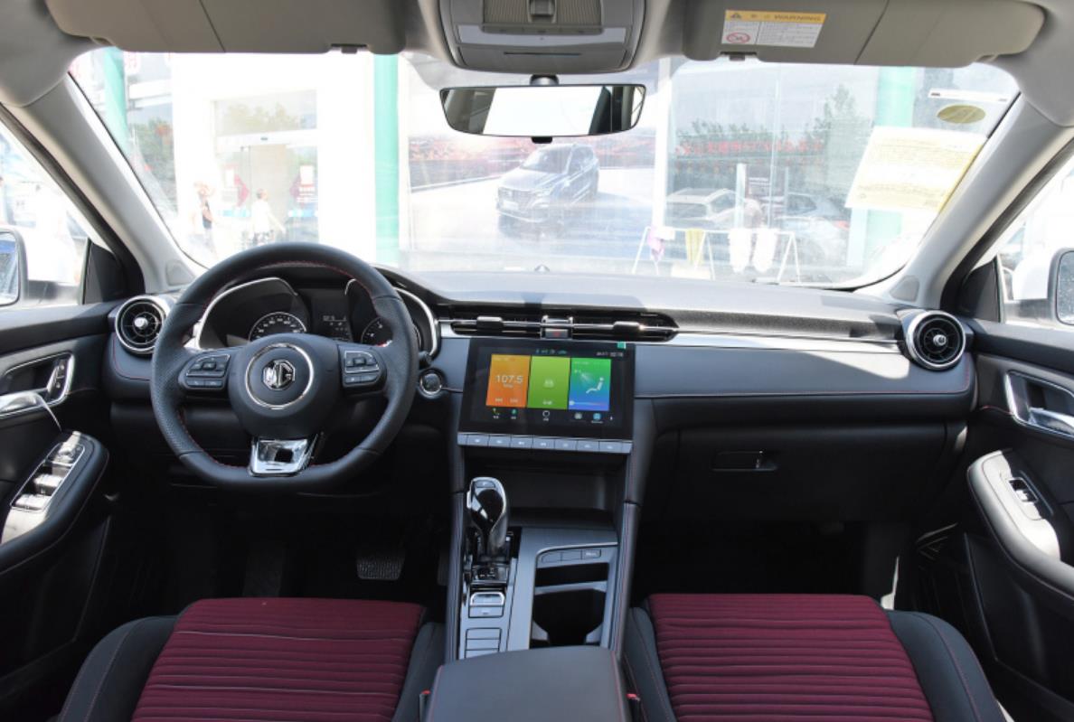 同重量的轿车和suv哪个省油,15万买强实力家用车买这4款准没错