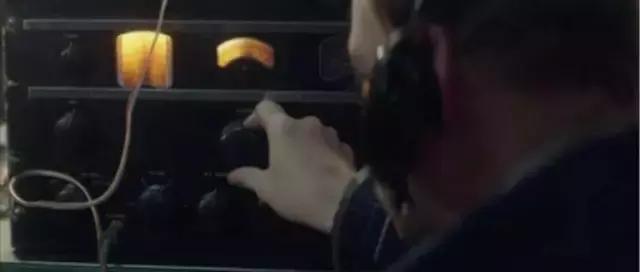 二战的爆发把业余无线电接收机AR-88推上谍战一线,变身为军机