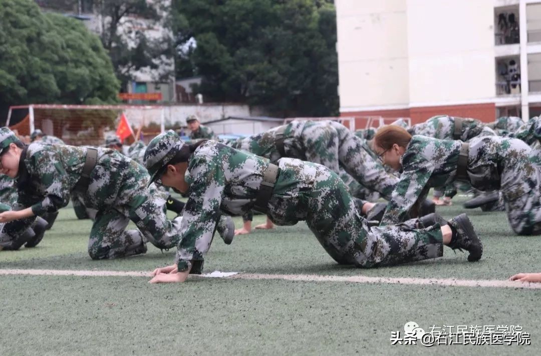 军训和教官发生的趣事,军训和教官甜蜜小事