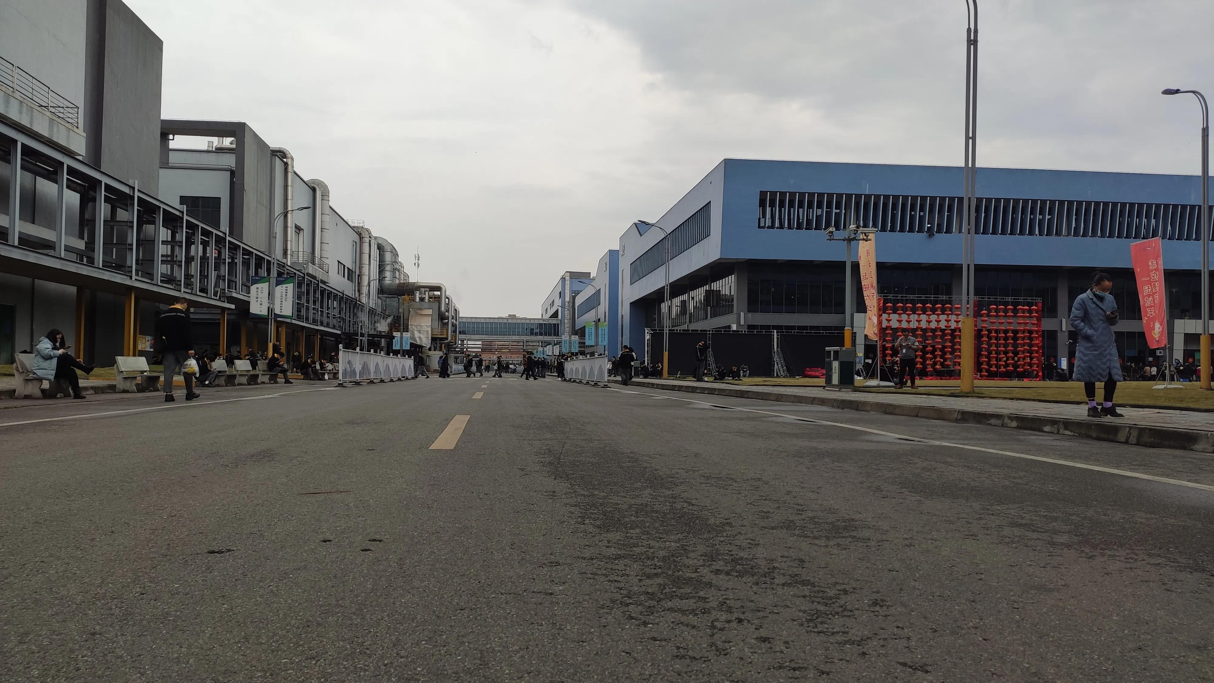 到位于捷普集团成都子公司上班，生活与环境，氛围特别好