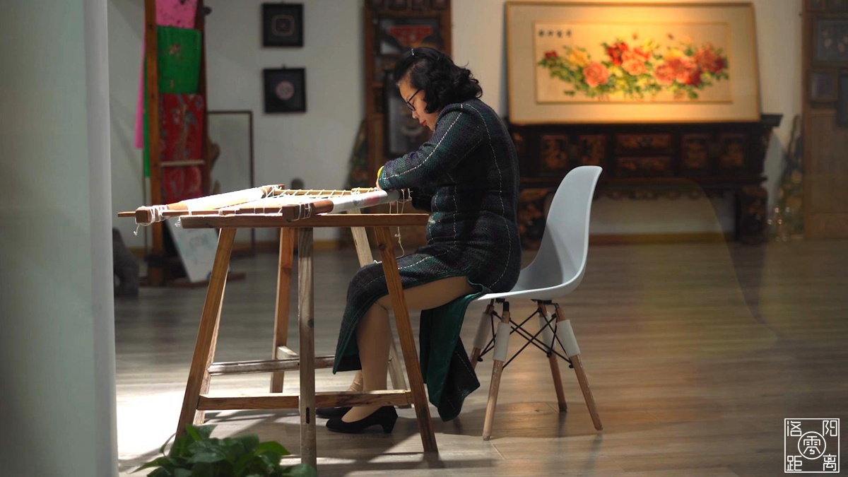 从学徒到非遗技艺传承人,刺绣传承人的刺绣过程