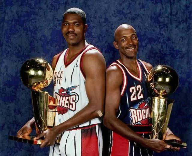 哈基姆奥拉朱旺火箭照片,哈基姆奥拉朱旺扣篮