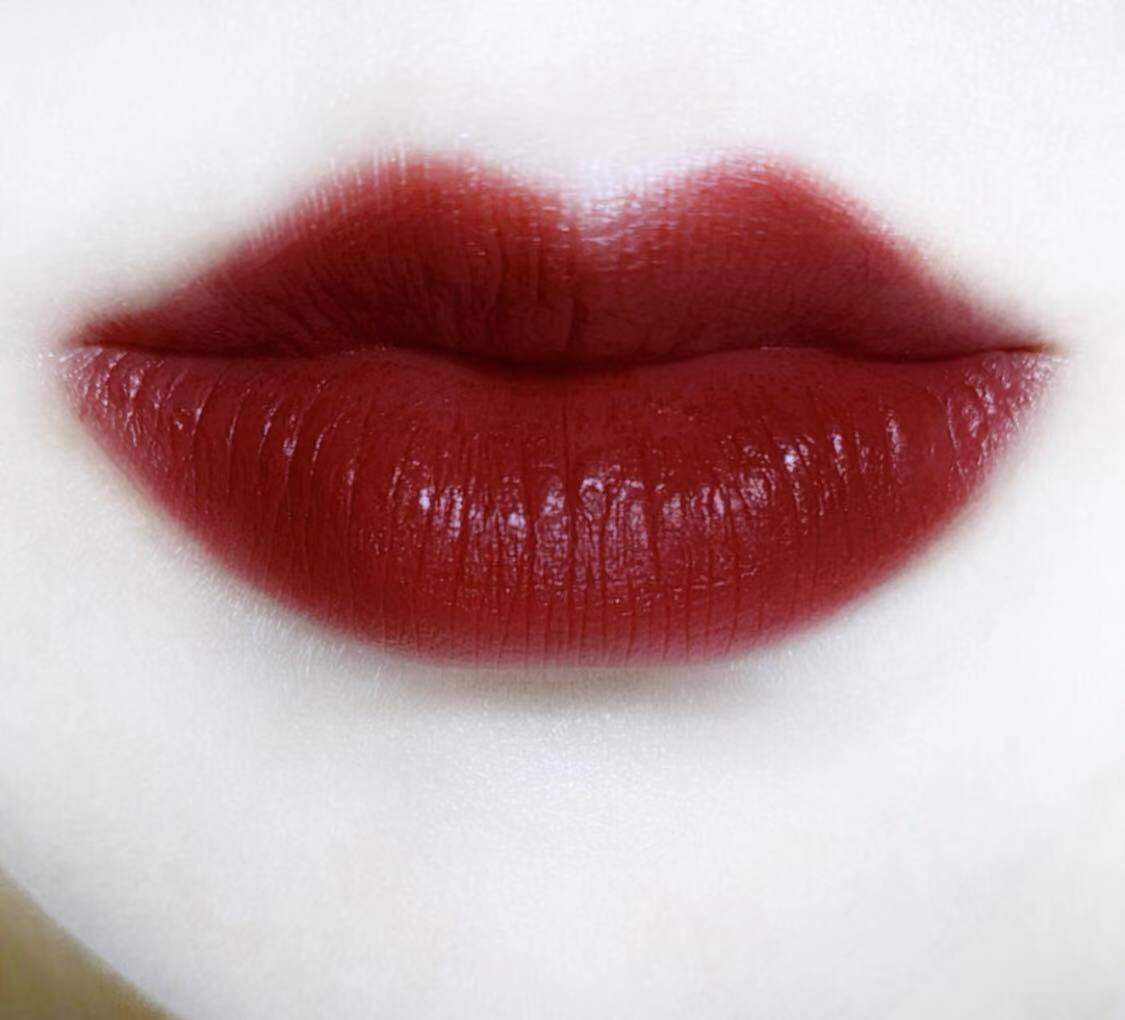 心甘情愿的被“口红经济”套路：口红就是生活的百忧解