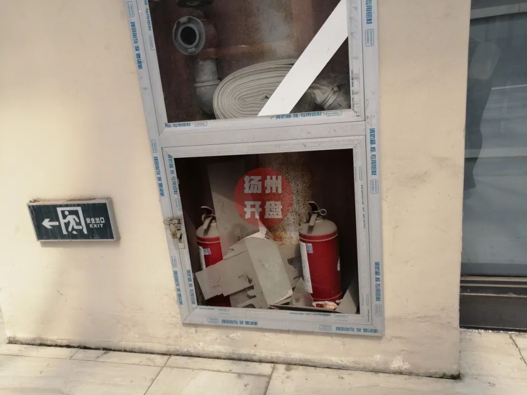 商家血亏！扬州一商场唱起空城计，现场一片狼藉