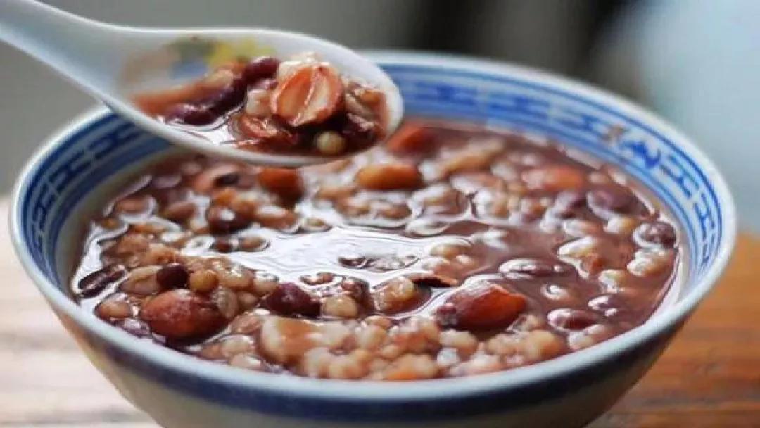 部编版六年级语文下册腊八粥预习,六年级下册语文腊八粥小练笔100字