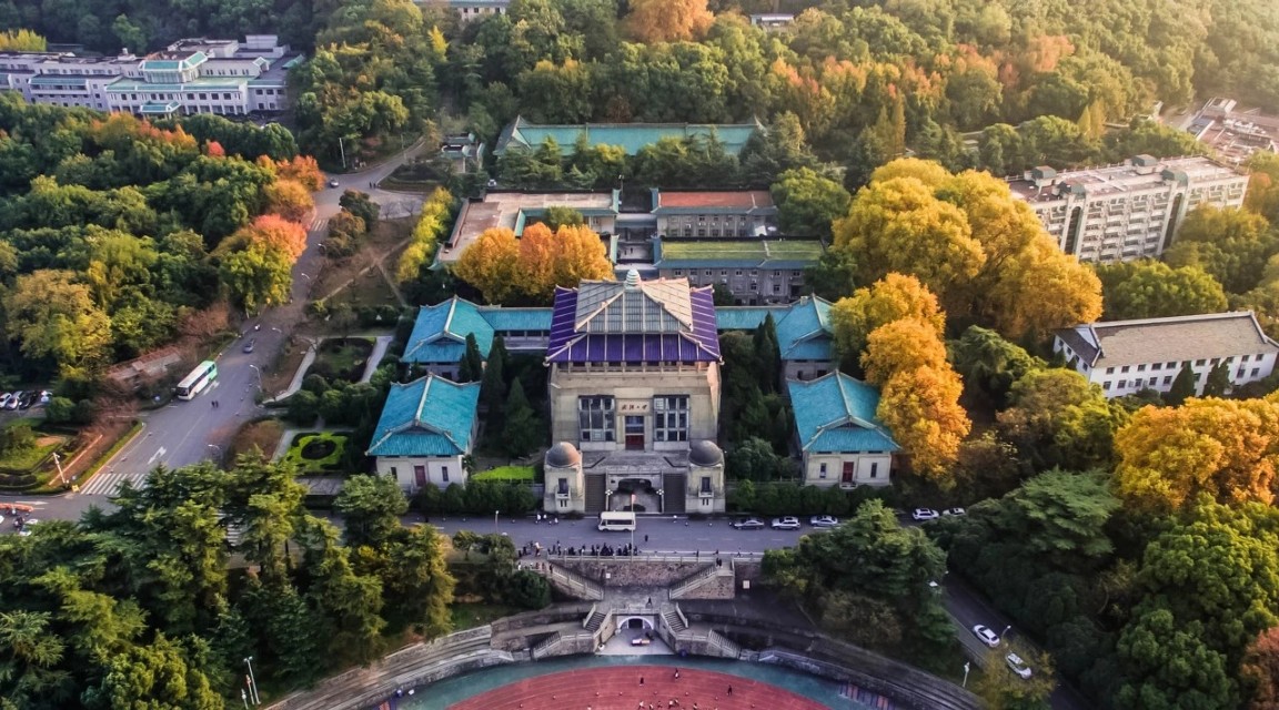 哪个大学帅哥美女最多,校园偶遇的帅哥美女