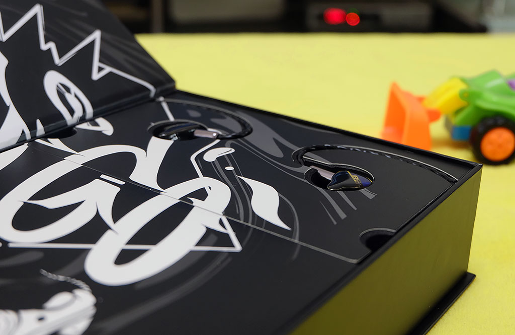 久戴不痛不入耳高音质运动耳机,耳塞式运动耳机测评