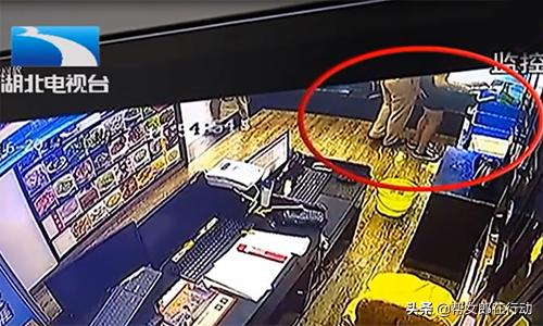 女服务员刚入职就被骚扰后续,女服务员被男子骚扰后续