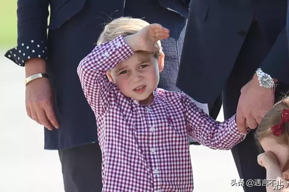 乔治穿芭蕾被嘲讽性别刻板印象,乔治小王子跳芭蕾视频