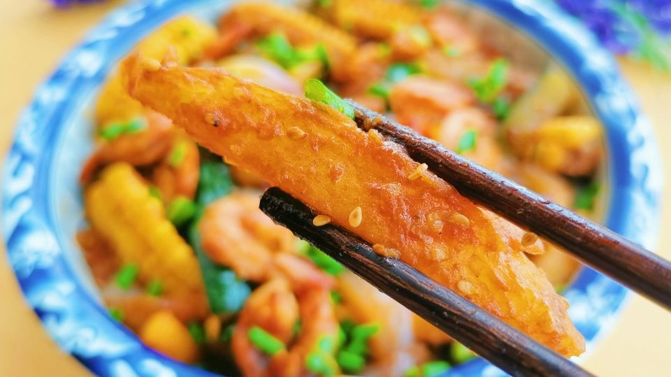 30一斤的虾给孩子做干锅虾,适合做给孩子们的美食虾